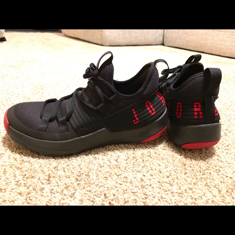 Jordan Runners - Picture 2 of 8